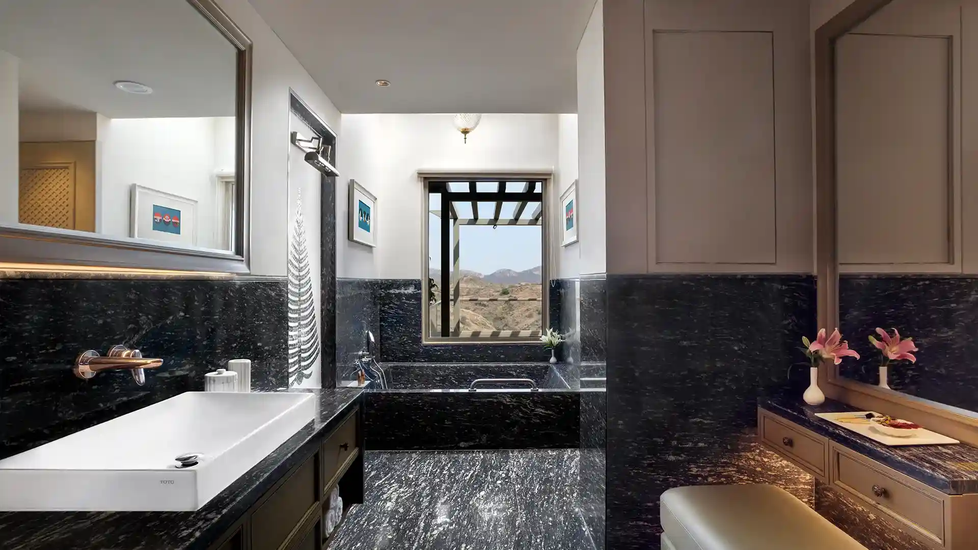 mementosudaipur-gallery-accomodation-lakeviewvilla-two copy.webp